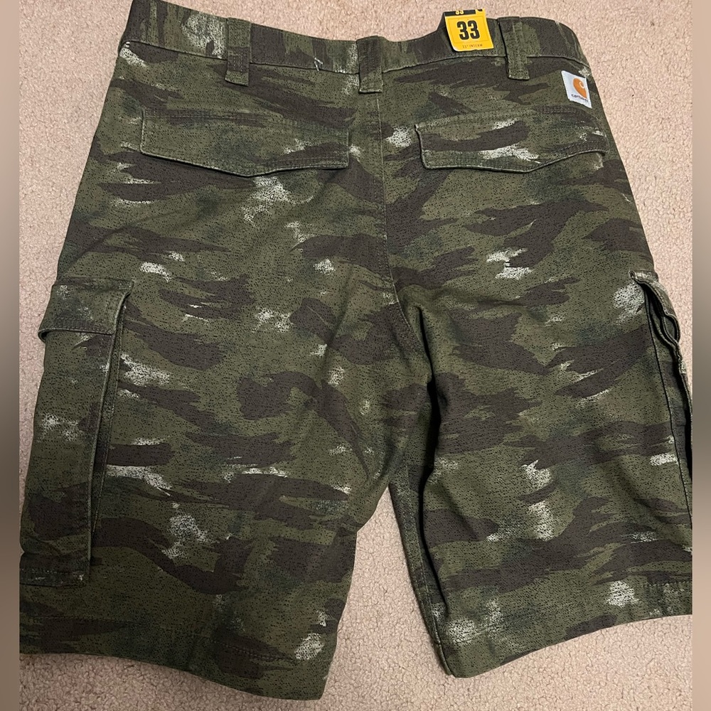 #Attention ! Brand new Carhartt camo cargo shorts up for grabs!